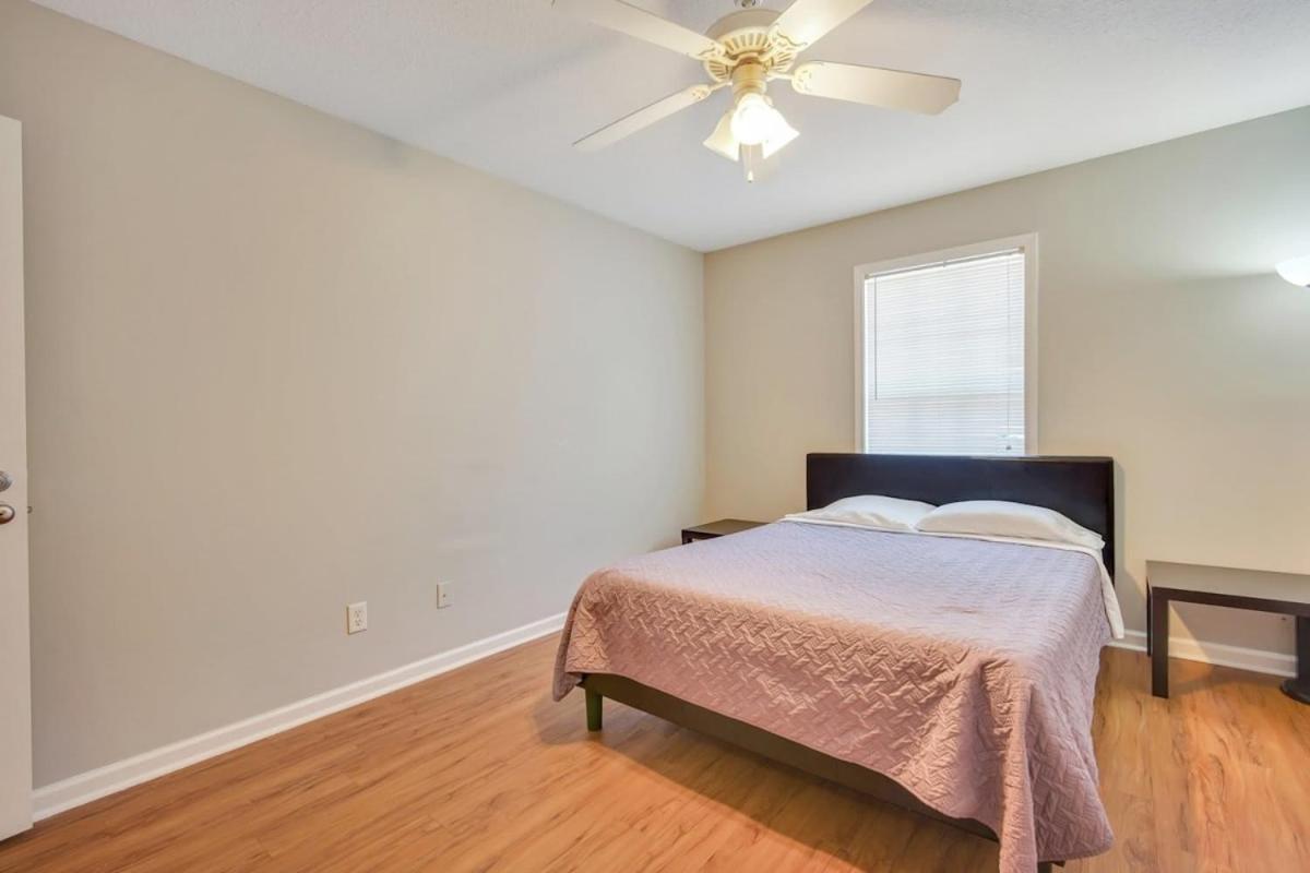 Charming Gray Home- 5 Mins From Gsu! Statesboro Exterior photo